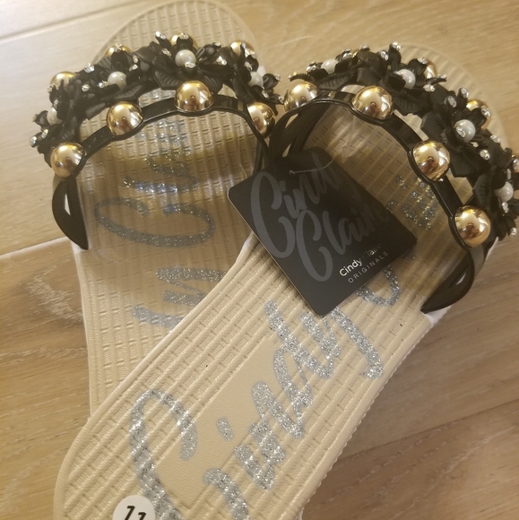 Sandals - Picture 3 of 5